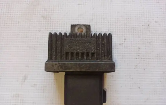 Renault Trafic II (X83) Glow plug pre-heat relay 7700115078