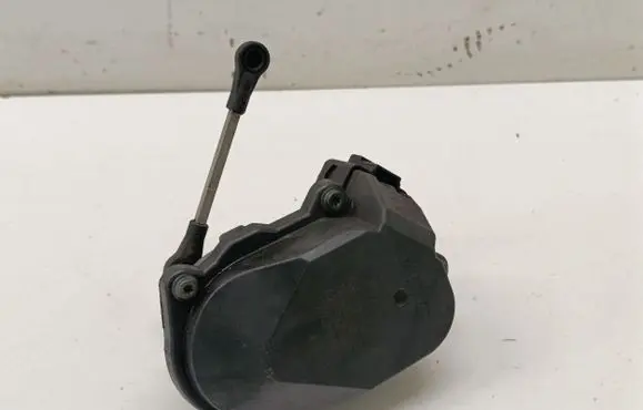 Audi A3 S3 8P Throttle valve 06F133482E