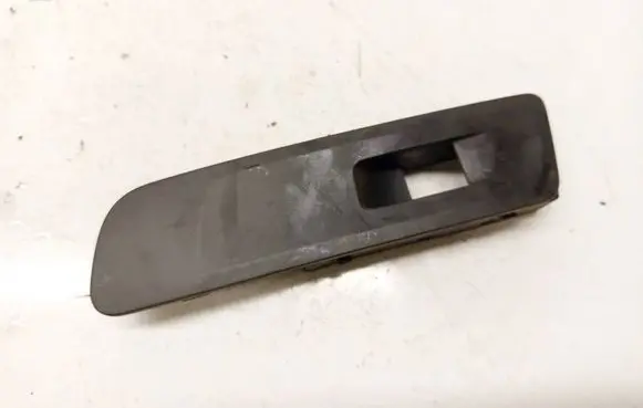 Volkswagen Tiguan Front door window switch trim 5N1867256A