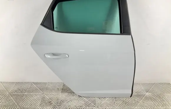 Seat Leon (5F) Rear door