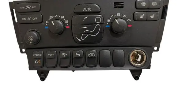 Volvo V70 Climate control unit 8697140 M424ED00055 04W24E05