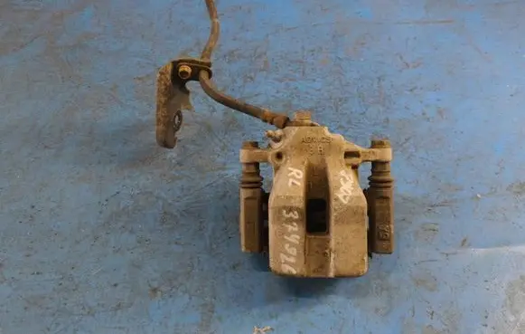 Lexus HS Front brake caliper 4785075010