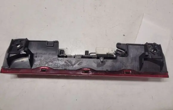 Nissan X-Trail T30 Third/center stoplight P1842