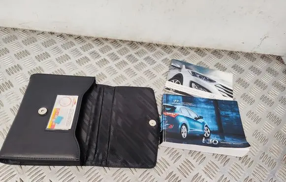 Hyundai i30 Owners service history hand book 