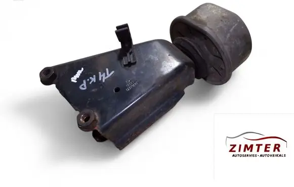 Volkswagen Transporter - Caravelle T4 Engine mount bracket