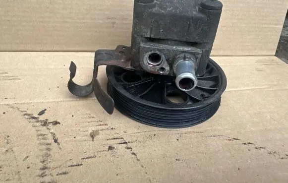Volvo V70 Power steering pump 30741121 7613955146
