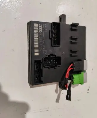 Audi A4 S4 B7 8E 8H Comfort/convenience module 8E0907279L