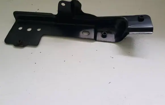 Audi Q7 4L Fender mounting bracket 4L0805698