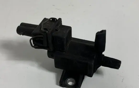 Toyota RAV 4 (XA30) Vacuum valve 258600R010