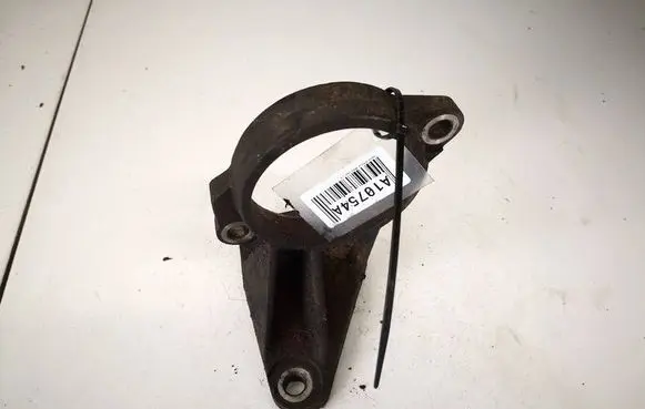 Toyota Corolla Verso E121 Engine mounting bracket
