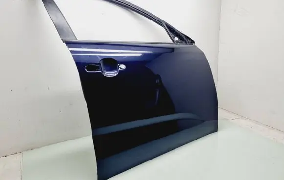 KIA Sorento Front door