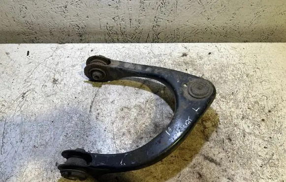 Lexus IS 220D-250-350 Front upper control arm/wishbone 