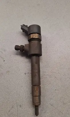 Opel Zafira B Fuel injector 0445110165