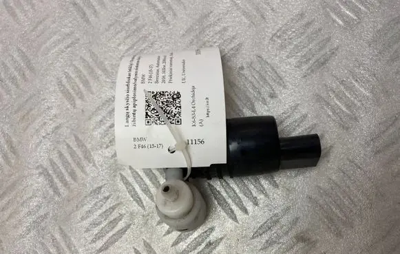 BMW 2 F46 Windscreen/windshield washer pump 7388349