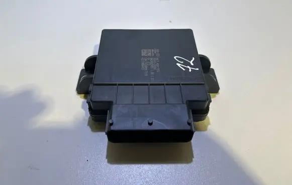 KIA Stinger Suspension control unit/module 95610J5000 SM20003901 13X17H20B9917519