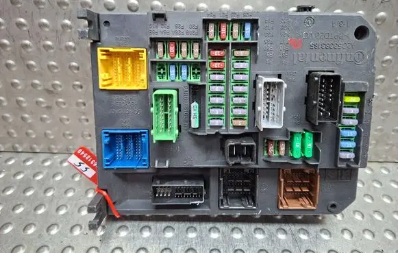 Citroen DS5 Fuse module S26312549 9664992380 A2C53383165