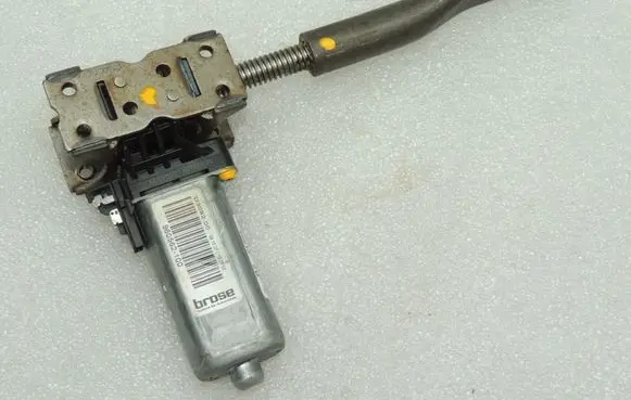 Chrysler Grand Voyager V Seat adjustment motor ZP761DSAC 960562100