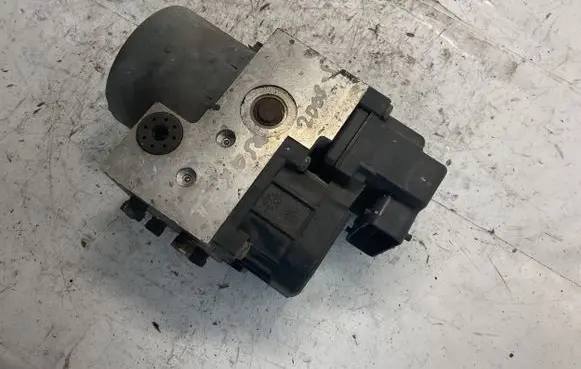 Toyota Corolla E120 E130 ABS Pump