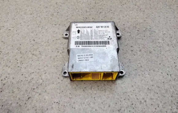 Mercedes-Benz E A207 Airbag control unit/module A2079012500