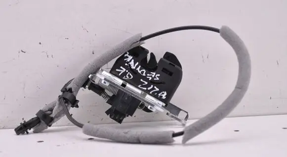 Mercedes-Benz E W212 Seat back rest lock catch 