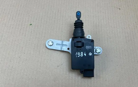 Hyundai Santa Fe Central locking motor