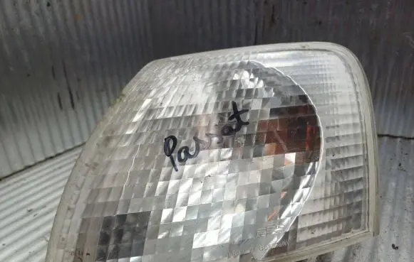 Volkswagen PASSAT B5 Front indicator light 3B0953049C