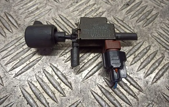 Toyota RAV 4 (XA20) Valve vacuum 25860-27010
