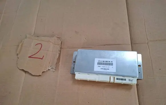 Mercedes-Benz GLS X166 Air suspension control unit module (rear) A1669009414