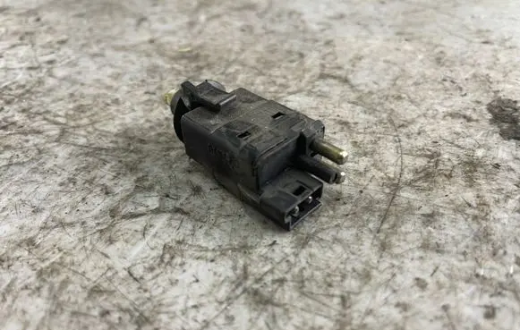 Mercedes-Benz E W210 Brake pedal sensor switch 0015450109