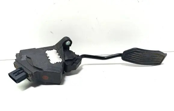Toyota Avensis T270 Accelerator throttle pedal 7811005021