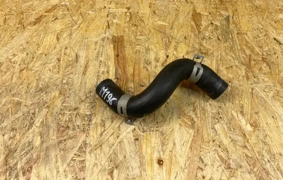 Toyota Yaris XP210 Engine coolant pipe/hose 16572K0050