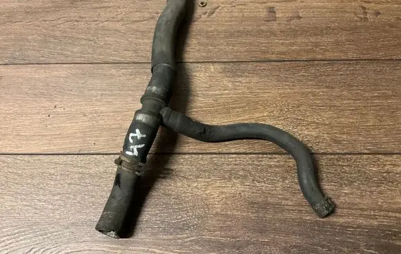 Mercedes-Benz E W211 Engine coolant pipe/hose