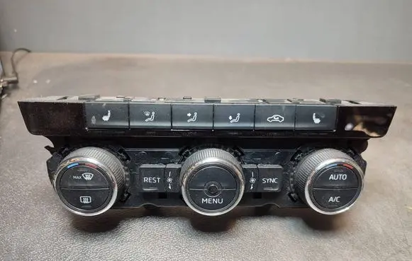 Skoda Superb B8 (3V) Climate control unit 3V0907044EE