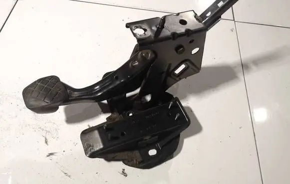 Volkswagen Bora Brake pedal 
