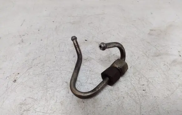 Nissan Juke I F15 Fuel injector supply line/pipe 