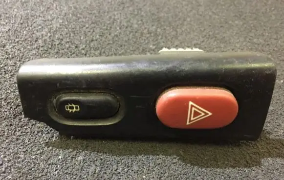 Renault Laguna I Hazard light switch 822955