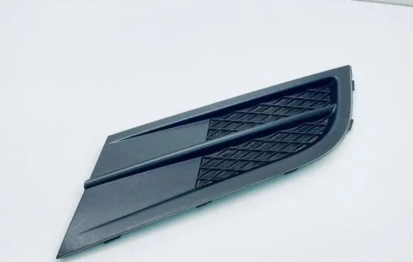 Volkswagen Jetta VI Front fog light trim/grill 5C6853666G