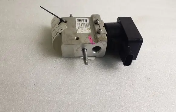 Jeep Avenger Air conditioning (A/C) expansion valve T591265B