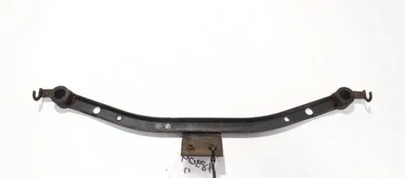 Nissan X-Trail T30 Engine mounting bracket