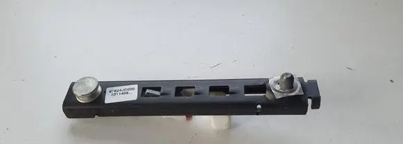Nissan Qashqai+2 Seat belt adjustment motor 