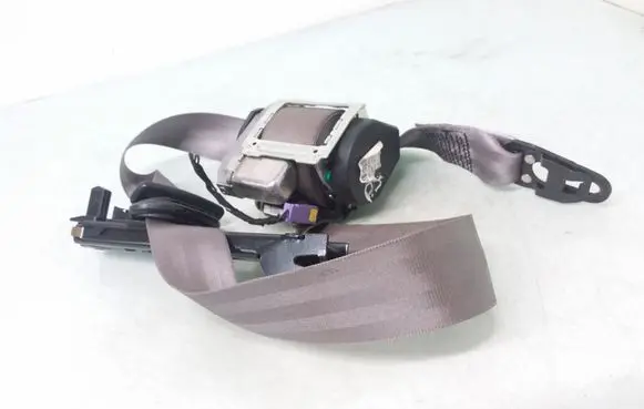 Audi A4 S4 B7 8E 8H Front seatbelt 8E0857706F