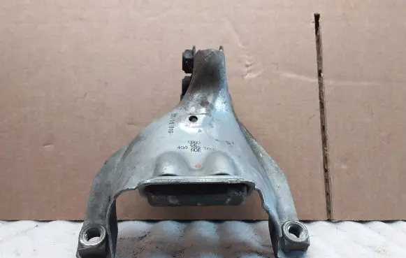 Audi A6 S6 C7 4G Engine mounting bracket 4G0399060F