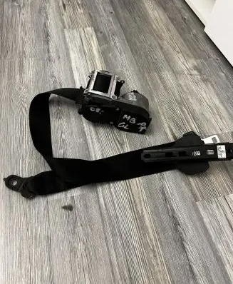 Mercedes-Benz GL X164 Front seatbelt 33033476A 070424300256 00063774B