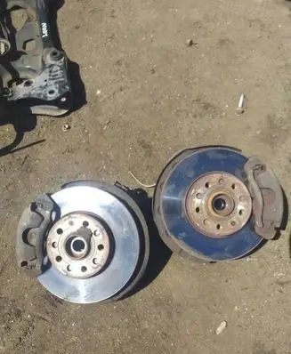 Seat Leon (5F) Front wheel hub spindle knuckle brak