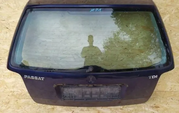 Volkswagen PASSAT B5 Tailgate/trunk/boot lid