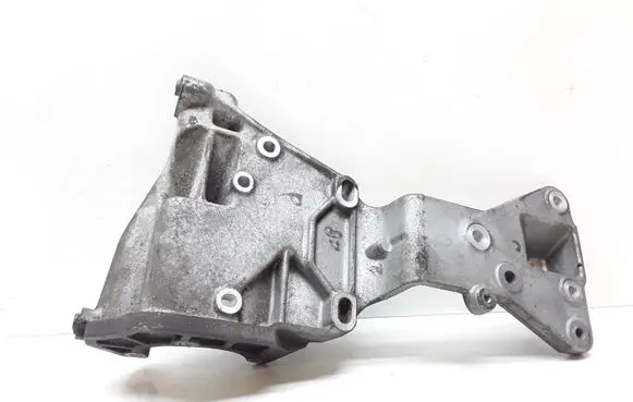 Volvo V70 Generator/alternator bracket 31258329