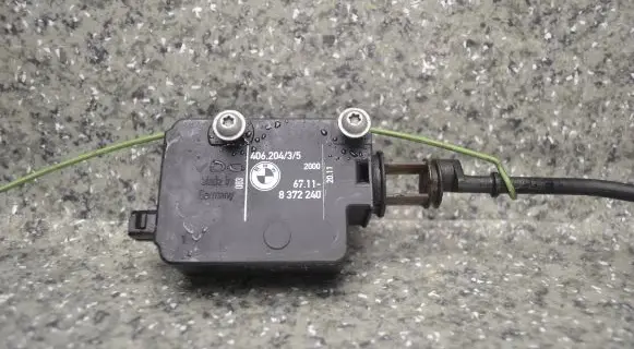 BMW 3 E46 Central locking motor 8372240