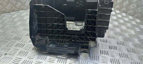 Battery box tray