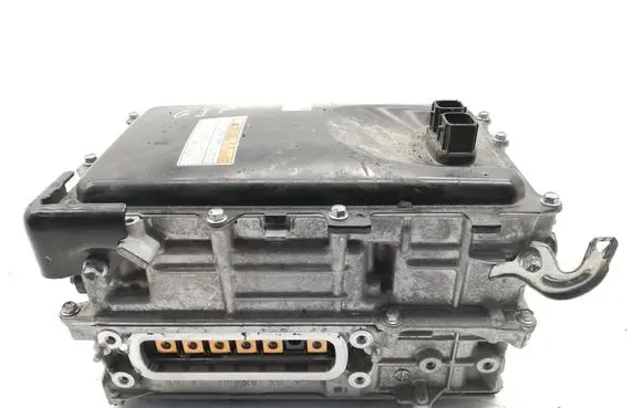 Voltage converter inverter