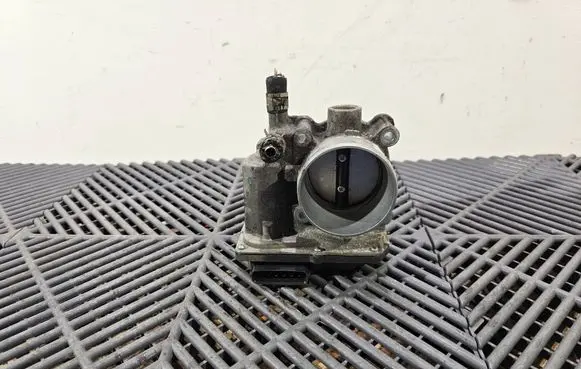 Toyota Auris E180 Throttle valve 220300T110 5B20 00494